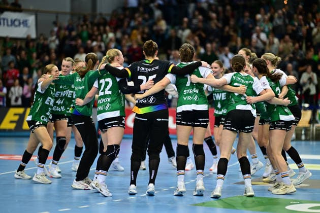 Handball I Frauen I Saison 2025-2026 I 1. HBF I 9. Spieltag I VfL Oldenburg - HSG Blomberg-Lippe I 27.12.2025 Jubel, Begeisterung, Enthusiasmus, Euphorie, Freude, Glücksgefühl, Heiterkeit bei: VfL Oldenburg Frauen Oldenburg EWE Arena Niedersachsen Deutschland Copyright: xLobeca FelixxSchlikisx
