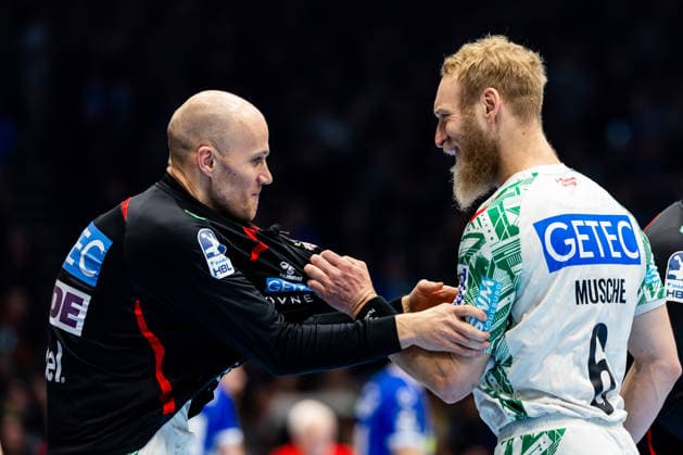 27.12.2025, GER, Handball, Maenner, Saison 25 26, Daikin 1.Bl, 19.Spieltag, ThSV Eisenach - SC Magdeburg Matthias Musche (SC Magdeburg), Philipp Weber (SC Magdeburg) 99817 Eisenach Werner-Assmann-Halle Am Sportp Thueringen Deutschland