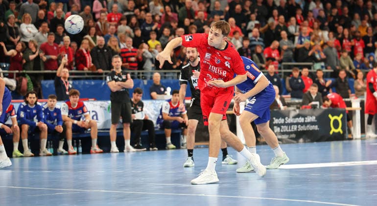 27.12.2025, Deutschland, Bietigheim, Handball 2. Bundesliga, SG BBM Bietigheim vs. HBW Balingen-Weilstetten, Alen Hadzimuhamedovic (BBM)