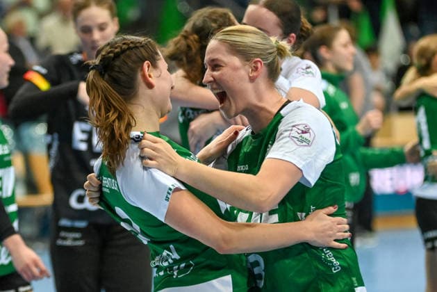 Jenny Behrend (VfL Oldenburg, 30) und Lana Teiken (VfL Oldenburg, 03) jubeln VfL Oldenburg vs. HSG Blomberg-Lippe, ALSCO Handball Bundesliga Frauen, 9. Spieltag, Saison 2025 2026, 27.12.2025, VfL Oldenburg vs. HSG Blomberg-Lippe, ALSCO Handball Bundesliga Frauen, 9. Spieltag, Saison 2025 2026, 27.12.2025 Oldenburg Copyright: xEibner-Pressefoto RobertxGertzenx EP_RGN