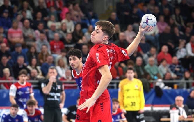 27.12.2025, Deutschland, Bietigheim, Handball 2. Bundesliga, SG BBM Bietigheim vs. HBW Balingen-Weilstetten, Alen Hadzimuhamedovic (BBM)