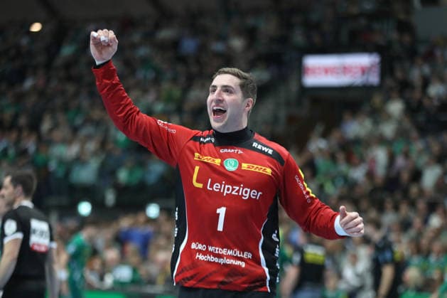 Handball DAIKIN HBL, SC DHfK Leipzig - Rhein-Neckar Löwen; 27.12.2025 Torwart Domenico Ebner (1, SC DHfK Leipzig) jubelt. Handball, DAIKIN HBL, 1. Bundesliga, Saison 2025 2026, 19. Spieltag: SC DHfK Leipzig vs. Rhein-Neckar Löwen am 27.12.2025 in der Quarterback Immobilien Arena Leipzig. Copyright: xBEAUTIFULxSPORTS JanxKaeferx