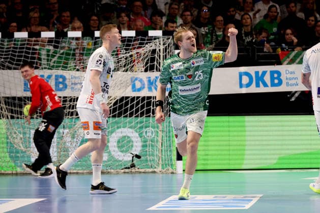 DEU, DHB, 1.HBL, Fuechse Berlin vs. Frisch Auf Goeppingen, 27.12.2025, Max-Schmeling-Halle, Berlin, DEU, DHB, 1.HBL, Fuechse Berlin vs. Frisch Auf Goeppingen, im Bild Matthes Langhoff (Fuechse Berlin 25)