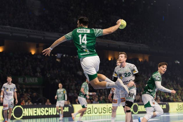 Aitor ARINO (Fuechse Berlin, 14) erzielt ein Tor, Aktion, Torwurf GER, Fuechse Berlin vs. FRISCH AUF! Goeppingen, Handball, Bundesliga, 19. Spieltag, Spielzeit 2025 2026, 27.12.2025, GER, Fuechse Berlin vs. FRISCH AUF! Goeppingen, Handball, Bundesliga, 19. Spieltag, Spielzeit 2025 2026, 27.12.2025, Berlin Copyright: xEibnerxPressefoto OliverxSchmidtx EP_OST