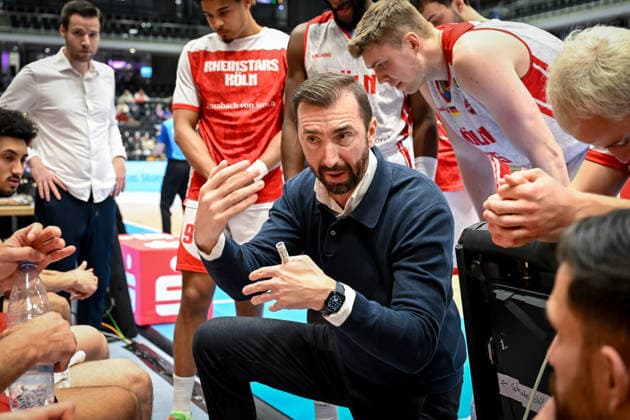Barmer 2. Basketball Bundesliga ProA: Rheinstars Köln vs. Bayer Giants Leverkusen, 27.12.2025 Zoran Kukic (Trainer RheinStars Köln), Barmer 2. Basketball Bundesliga ProA: Rheinstars Köln vs. Bayer Giants Leverkusen am 27.12.2025 in der Castello Düsseldorf in Düsseldorf (Nordrhein-Westfalen) Copyright: xBEAUTIFULxSPORTS Mueller-Laschetx