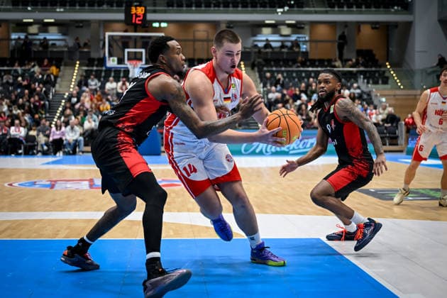 Barmer 2. Basketball Bundesliga ProA: Rheinstars Köln vs. Bayer Giants Leverkusen, 27.12.2025 Marko Cuvalo (RheinStarsKöln 14), Barmer 2. Basketball Bundesliga ProA: Rheinstars Köln vs. Bayer Giants Leverkusen am 27.12.2025 in der Castello Düsseldorf in Düsseldorf (Nordrhein-Westfalen) Copyright: xBEAUTIFULxSPORTS Mueller-Laschetx