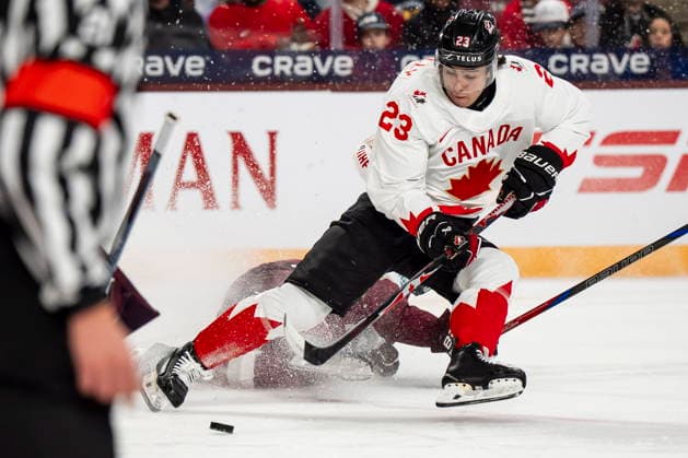 December 27, 2025, Minneapolis, Mn, Canada: Canada s Sam O Reilly (23) attacks the net during first period IIHF World Junior Championship hockey action against Latvia, in Minneapolis, Minn., on Saturday, Dec. 27, 2025. Canada News - December 27, 2025 - ZUMAc35_ 20251227_zaf_c35_070 Copyright: xChristopherxKatsarovx
