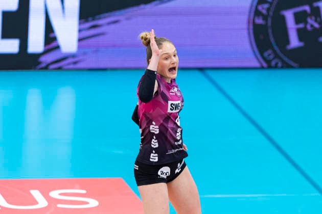 1. Volleyball Bundesliga Frauen: Schwarz-Weiss Erfurt vs. USC Münster; Erfurt; 27.12.2025 Lotte Goertz ( 4; Schwarz-Weiss Erfurt) 1. Volleyball Bundesliga Frauen: Schwarz-Weiss Erfurt vs. USC Münster; Riethsporthalle Erfurt; 27.12.2025 Copyright: xBEAUTIFULxSPORTS Duehringx