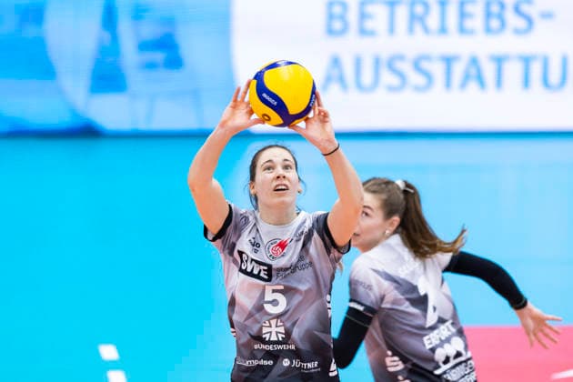 1. Volleyball Bundesliga Frauen: Schwarz-Weiss Erfurt vs. USC Münster; Erfurt; 27.12.2025 Emilie Respaut ( 5; Schwarz-Weiss Erfurt) 1. Volleyball Bundesliga Frauen: Schwarz-Weiss Erfurt vs. USC Münster; Riethsporthalle Erfurt; 27.12.2025 Copyright: xBEAUTIFULxSPORTS Duehringx