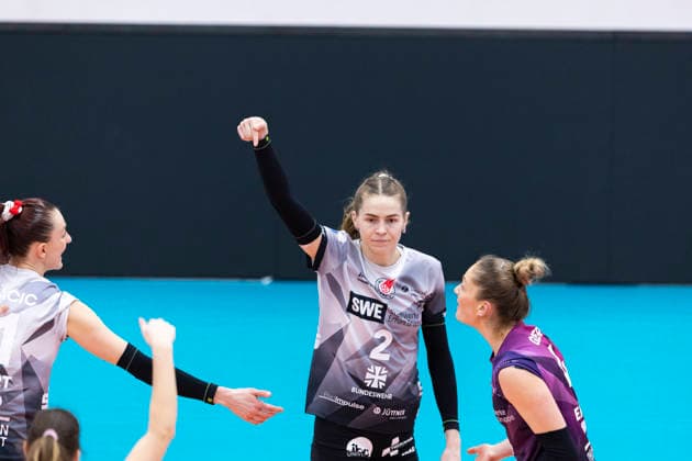 1. Volleyball Bundesliga Frauen: Schwarz-Weiss Erfurt vs. USC Münster; Erfurt; 27.12.2025 Elizabeth Sandbothe ( 2; Schwarz-Weiss Erfurt) 1. Volleyball Bundesliga Frauen: Schwarz-Weiss Erfurt vs. USC Münster; Riethsporthalle Erfurt; 27.12.2025 Copyright: xBEAUTIFULxSPORTS Duehringx