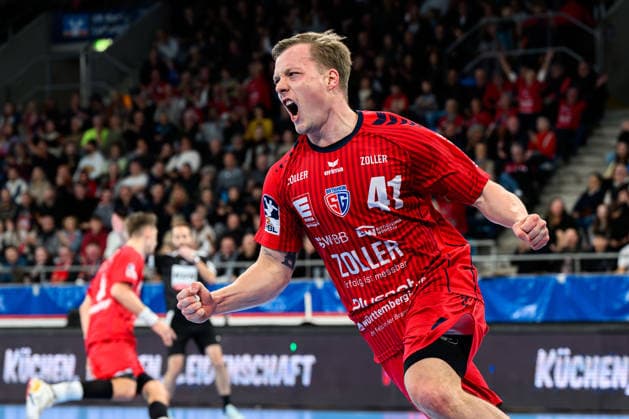 Bietigheim: HBL - 25 26 - SG BBM Bietigheim - HBW Balingen Till Hermann (Bietighiem) Jubel Freude Emotion Torjubel Torschuetze Torschütze Bietigheim-Bissingen Egetrans Arena Baden-Württemberg Deutschland