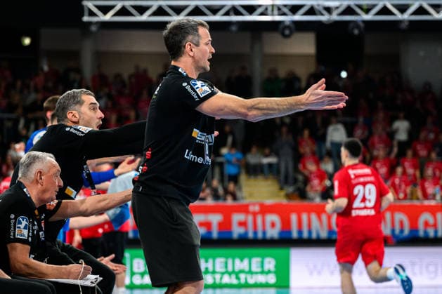 Bietigheim: HBL - 25 26 - SG BBM Bietigheim - HBW Balingen Trainer Matthias Flohr (HBW Balingen) Gestik Geste gestikuliert Bietigheim-Bissingen Egetrans Arena Baden-Württemberg Deutschland