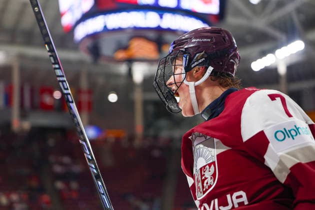 December 27, 2025, Minneapolis, Minnesota, United States: Latvia forward RUDOLFS BERZKALNS (7) celebrates after scoring a goal to tie the game in the third period. Canada and Latvia faced off in the opening round of the IIHF World Junior Championship on December 27th. Canada was victorious, winning 2-1 in overtime. Minneapolis United States - ZUMAt166 20251227_zsp_t166_002 Copyright: xMichaelxTurnerx