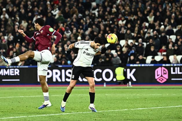 West Ham United v Fulham, Premier League Fulham forward Raul JimÃ nez (7) scores a goal during the Premier League match between West Ham United and Fulham at the London Stadium, London, UK on 27 December 2025. London London Stadium UK Editorial use only DataCo restrictions apply See www.football-dataco.com , Copyright: xPaulxBockingx PSI-23477-0156