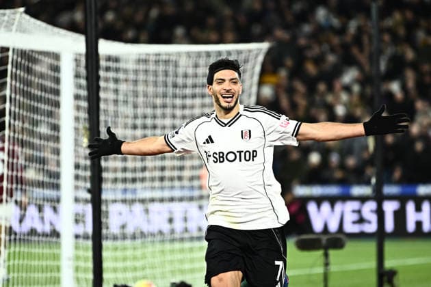 West Ham United v Fulham, Premier League Fulham forward Raul JimÃ nez (7) celebrates his teams first goal during the Premier League match between West Ham United and Fulham at the London Stadium, London, UK on 27 December 2025. London London Stadium UK Editorial use only DataCo restrictions apply See www.football-dataco.com , Copyright: xPaulxBockingx PSI-23477-0165
