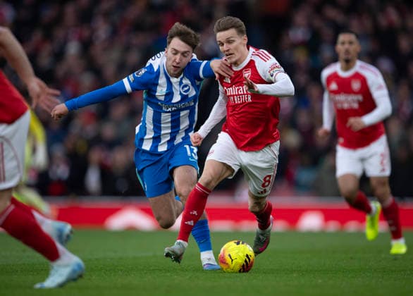 Arsenal v Brighton & Hove Albion - Premier League LONDON, ENGLAND - DECEMBER 27: Martin Odegaard of Arsenal and Jack Hinshelwood of Brighton & Hove Albion in action during the Premier League match between Arsenal and Brighton & Hove Albion at Emirates Stadium on December 27, 2025 in London, England. Martin Odegaard; Jack Hinshelwood London Emirates Stadium England United Kingdom Copyright: xVisionhausx 776340527