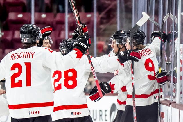 December 27, 2025, Minneapolis, Mn, Canada: Canada s Michael Hage (29), second from right, celebrates his game winning goal with teammates in overtime IIHF World Junior Championship hockey action against Latvia, in Minneapolis, Saturday, Dec. 27, 2025. Canada News - December 27, 2025 - ZUMAc35_ 20251227_zaf_c35_097 Copyright: xChristopherxKatsarovx