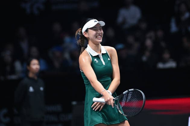 SHENZHEN, CHINA - DECEMBER 27: Wang Xinyu of China reacts in the Women s Singles match against Iga Swiatek of Poland on day 2 of the 2025 World Tennis Continental Cup at Shenzhen Universiade Center on December 27, 2025 in Shenzhen, Guangdong Province of China.  Copyright: xVCGx 111612196385