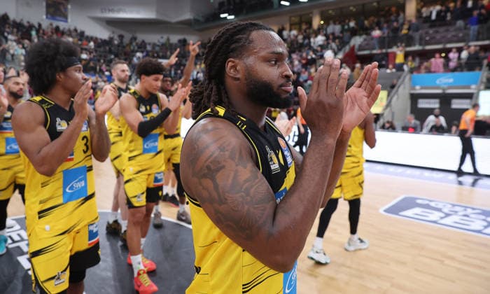Ludwigsburg , easyCredit Basketball Bundesliga MHP Riesen Ludwigsburg vs. Science City Jena , Tray Buchanan ( Riesen )