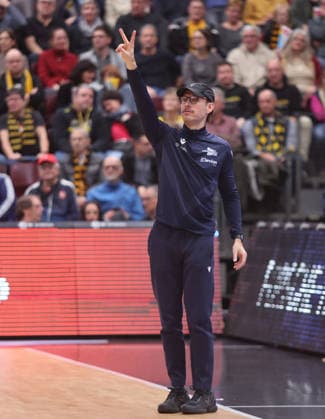 Ludwigsburg , easyCredit Basketball Bundesliga MHP Riesen Ludwigsburg vs. Science City Jena , Trainer Björn Harmsen ( Jena )