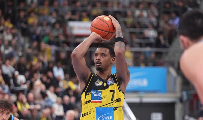 Ludwigsburg , easyCredit Basketball Bundesliga MHP Riesen Ludwigsburg vs. Science City Jena , Elijah Hughes ( Riesen )