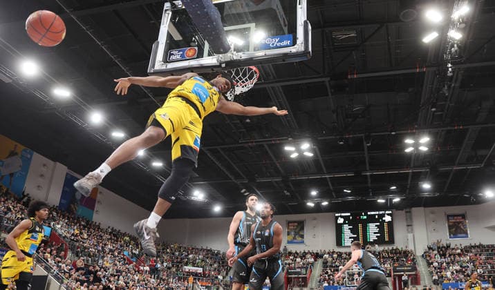 Ludwigsburg , easyCredit Basketball Bundesliga MHP Riesen Ludwigsburg vs. Science City Jena , Keeshawn Kellman ( Riesen )