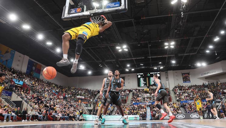 Ludwigsburg , easyCredit Basketball Bundesliga MHP Riesen Ludwigsburg vs. Science City Jena , Keeshawn Kellman ( Riesen )