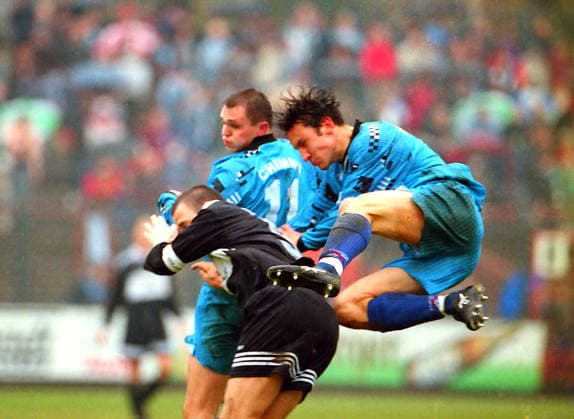 CFC vs. Eisenhüttenstädter FC Stahl 08.11.1997, Chemnitz, Fußball, 15. Spieltag - Regionalliga Nordost - Saison 1997 1998Fischerwiese, Chemnitz Zuschauer: 2.800 Schiedsrichter: Richter (Berlin) CFC vs. Eisenhüttenstädter FC Stahl Sachsen BRD *** CFC vs Eisenhüttenstädter FC Stahl 08 11 1997, Chemnitz, Football, 15 Matchday Regionalliga Nordost Season 1997 1998Fischerwiese, Chemnitz Spectators 2 800 Referee Richter Berlin CFC vs Eisenhüttenstädter FC Stahl Sachsen BRD
