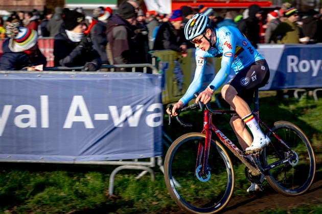 Viktor Vandenberghe during the UCI Cyclo-cross World Cup 2025 men u23 in DENDERMONDE, Belgium on 28 december 2025, (photo by Marcel van Dorst EYE4images DeFodi Images) -