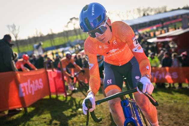 Dutch David Haverdings pictured in action during the men s U23 race at the World Cup cyclocross cycling event in Dendermonde, Belgium, stage 8 (out of 12) of the UCI World Cup cyclocross competition, Sunday 28 December 2025. DAVIDxPINTENS  x151918143x