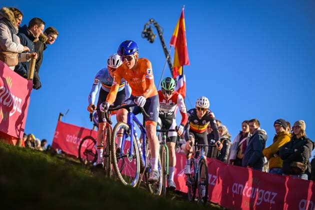 Dutch David Haverdings pictured in action during the men s U23 race at the World Cup cyclocross cycling event in Dendermonde, Belgium, stage 8 (out of 12) of the UCI World Cup cyclocross competition, Sunday 28 December 2025. DAVIDxPINTENS  x151918363x