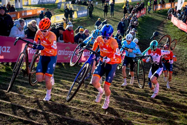 Floris Haverdings, Guss van de Eijnden during the UCI Cyclo-cross World Cup 2025 men u23 in DENDERMONDE, Belgium on 28 december 2025, (photo by Marcel van Dorst EYE4images DeFodi Images) -