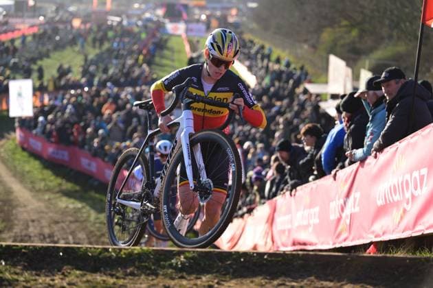 Belgian Marion Norbert Riberolle pictured in action during the women s elite race at the World Cup cyclocross cycling event in Dendermonde, Belgium, stage 8 (out of 12) of the UCI World Cup cyclocross competition, Sunday 28 December 2025. DAVIDxPINTENS  x151925638x
