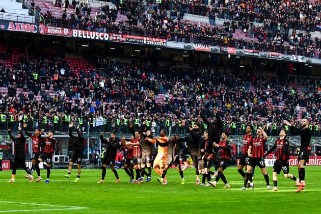 2025-12-28 AC Milan v Hellas Verona FC - Serie A MILAN, ITALY - DECEMBER 28: Mike Maignan of AC Milan, Fikayo Tomori of AC Milan, Koni De Winter of AC Milan, Strahinja Pavlovic of AC Milan, Alexis Saelemaekers of AC Milan, Ruben Loftus-Cheek of AC Milan, Luka Modric of AC Milan, Adrian Rabiot of AC Milan, Davide Bartesaghi of AC Milan, Christopher Nkunku of AC Milan Christian Pulisic of AC Milan, Pietro Terracciano of AC Milan, Pervis Estupinan of AC Milan, Samuele Ricci of AC Milan, Youssouf Fofana of AC Milan, Zachary Athekame of AC Milan, Ardon Jashari of AC Milan, Alex Castiello of AC Milan celebrating their sides win during the Serie A match between AC Milan and Hellas Verona FC at Giuseppe Meazza Stadium on December 28, 2025 in Milan, Italy. (Photo by Alberto Gandolfo BSR Agency) Milan Italy Content not available for redistribution in The Netherlands directly or indirectly through any third parties. Copyright: xBSRxAgencyx