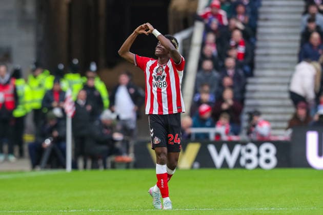 Sunderland v Leeds United, Premier League Simon Adingra Of Sunderland scores a GOAL 1-0 and celebrates during the Sunderland v Leeds United Premier League match at the Stadium of Light, Sunderland, England on 28 December 2025 Credit: Lee Keuneke Every Second Media Editorial use only. All images are copyright Every Second Media Limited. No images may be reproduced without prior permission. All rights reserved. Premier League and Football League images are subject to licensing agreements with Football DataCo Limited. see https: www.football-dataco.com Copyright: xIMAGO EveryxSecondxMediax ESM-1727-0034 LeexKeunekex xEveryxSecondxMediax