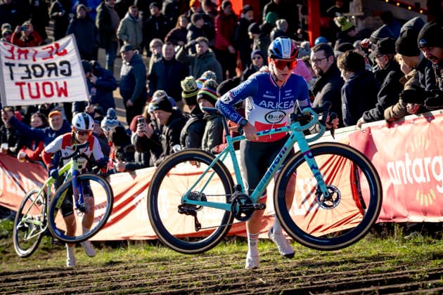 Amandine Fouquenet ARKEA B&B HOTELS WOMAN during the UCI Cyclo-cross World Cup 2025 Woman in DENDERMONDE, Belgium on 28 december 2025, (photo by Marcel van Dorst EYE4images DeFodi Images) -