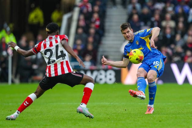 Sunderland v Leeds United, Premier League Jaka Bijol Of Leeds United Passes the ball forward during the Sunderland v Leeds United Premier League match at the Stadium of Light, Sunderland, England on 28 December 2025 Credit: Lee Keuneke Every Second Media Editorial use only. All images are copyright Every Second Media Limited. No images may be reproduced without prior permission. All rights reserved. Premier League and Football League images are subject to licensing agreements with Football DataCo Limited. see https: www.football-dataco.com Copyright: xIMAGO EveryxSecondxMediax ESM-1727-0043 LeexKeunekex xEveryxSecondxMediax