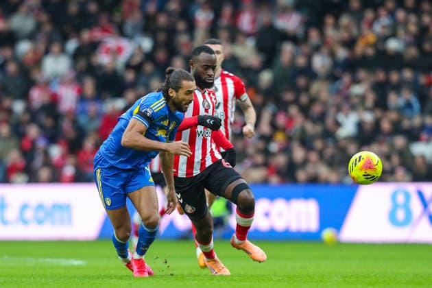Sunderland v Leeds United, Premier League Dominic Calvert-Lewin Of Leeds United battles with Lutsharel Geertruida Of Sunderland during the Sunderland v Leeds United Premier League match at the Stadium of Light, Sunderland, England on 28 December 2025 Credit: Lee Keuneke Every Second Media Editorial use only. All images are copyright Every Second Media Limited. No images may be reproduced without prior permission. All rights reserved. Premier League and Football League images are subject to licensing agreements with Football DataCo Limited. see https: www.football-dataco.com Copyright: xIMAGO EveryxSecondxMediax ESM-1727-0059 LeexKeunekex xEveryxSecondxMediax