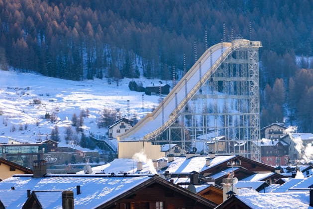 OLYMPICS - Winter Olympic Games, Olympische Spiele, Olympia, OS Milano Cortina 2026 LIVIGNO,ITALY,27.DEC.25 - OLYMPICS - Winter Olympic Games Milano Cortina 2026, preview. Image shows the construction of the Big Air ramp.  GEPAxpictures xMathiasxMandl