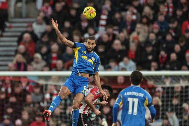 Premier League Sunderland v Leeds United Dominic Calvert-Lewin of Leeds United jumps up to win the high ball during the Premier League match Sunderland vs Leeds United at Stadium Of Light, Sunderland, United Kingdom, 28th December 2025 (Photo by Alfie Cosgrove News Images) Sunderland Stadium Of Light Tyne and Wear United Kingdom Copyright: xAlfiexCosgrove NewsxImagesx