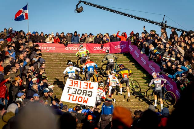 Toon Aerts DESCHACHT-HENS CX TEAM, Tibor Del Grosso ALPECIN-DECEUNINCK, Thibau Nys BALOISE GLOWI LIONS during the UCI Cyclo-cross World Cup 2025 in DENDERMONDE, Belgium on 28 december 2025, (photo by Marcel van Dorst EYE4images DeFodi Images) -