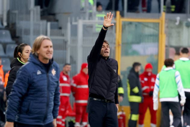 NapoliÕs head coach Antonio Conte during the Serie A soccer match between Cremonese and Napoli at the Giovanni Zini Stadium in Cremona Italy - Sunday, 28 december 2025. - Soccer .  Copyright: xAlbertoxMariani LaPressex
