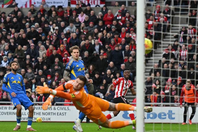 Sunderland v Leeds United - Premier League Simon Adingra puts Sunderland into a 1-0 lead during the Premier League match between Sunderland and Leeds United at the Stadium Of Light in Sunderland, United Kingdom, on December 28, 2025. Sunderland Tyne and Wear United Kingdom  Copyright: xMIxNewsx originalFilename:fletcher-sunderla251228_npwqJ.jpg