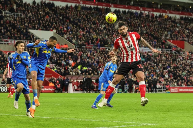 Premier League Sunderland v Leeds United Omar Alderete of Sunderland heads on goal during the Premier League match Sunderland vs Leeds United at Stadium Of Light, Sunderland, United Kingdom, 28th December 2025 (Photo by Alfie Cosgrove News Images) Sunderland Stadium Of Light Tyne and Wear United Kingdom Copyright: xAlfiexCosgrove NewsxImagesx