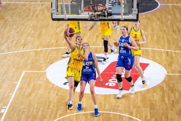 Basketball Berlin 28.12.2025 Saison 2025 2026 DBBL 1. Bundesliga Alba Berlin - BC Pharmaserv Marburg Theresa Simon (Alba, No.03)