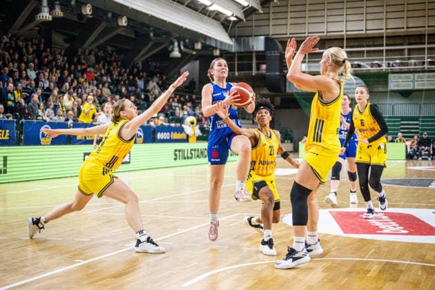 Basketball Berlin 28.12.2025 Saison 2025 2026 DBBL 1. Bundesliga Alba Berlin - BC Pharmaserv Marburg Caitlyn Jones (Marburg, No.25)