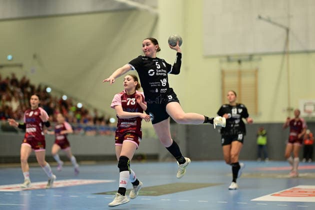 Handball I Frauen I Saison 2025-2026 I 2. HBF I 11. Spieltag I HL Buchholz 08-Rosengarten - HC Leipzig I 28.12.2025 Wurf Kim-Angelina Lang (5, HC Leipzig) Hamburg CU Arena, CU-Arena Niedersachsen Deutschland Copyright: xLobeca FelixxSchlikisx