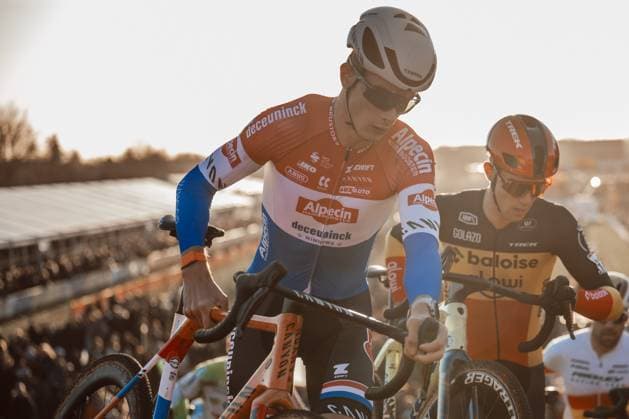 Dutch Tibor Del Grosso and Belgian Thibau Nys pictured in action during the men s elite race at the World Cup cyclocross cycling event in Dendermonde, Belgium, stage 8 (out of 12) of the UCI World Cup cyclocross competition, Sunday 28 December 2025. DAVIDxPINTENS  x151955959x