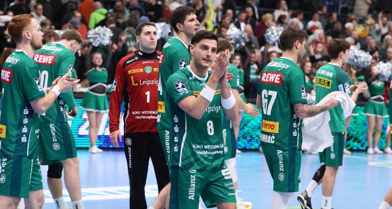 Leipzig, 27.12.2025, Arena Leipzig, Handball, Bundesliga, 19.Spieltag , SC DHfK Leipzig vs. Rhein Neckar Löwen Mannheim 26:30 (16:15) , Im Bild; Enttäuschung bei Leipzig nach dem Spiel.Lucas Krzikalla (8, Leipzig). , Nur zur redaktionellen Nutzung. Only editorial use. , DHB HBL regulations prohibit any use of photographs as image sequences and or quasi-video. ,