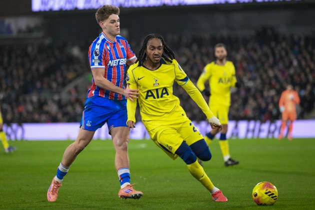 Crystal Palace v Tottenham Hotspur Premier League Justin Devenny of Crystal Palace and Djed Spence of Tottenham Hotspur battle for the ball during the Premier League match at Selhurst Park, London 28 12 2025 UK Newspapers OUT Copyright: xMalcolmxFellx FIL-22705-0019